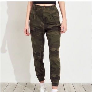 Hollister Ultra High Rise Women’s Camo Joggers